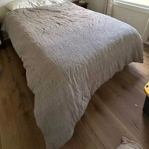 UGG Textured Gray Comforter & 2 Decorative Pillow Cases